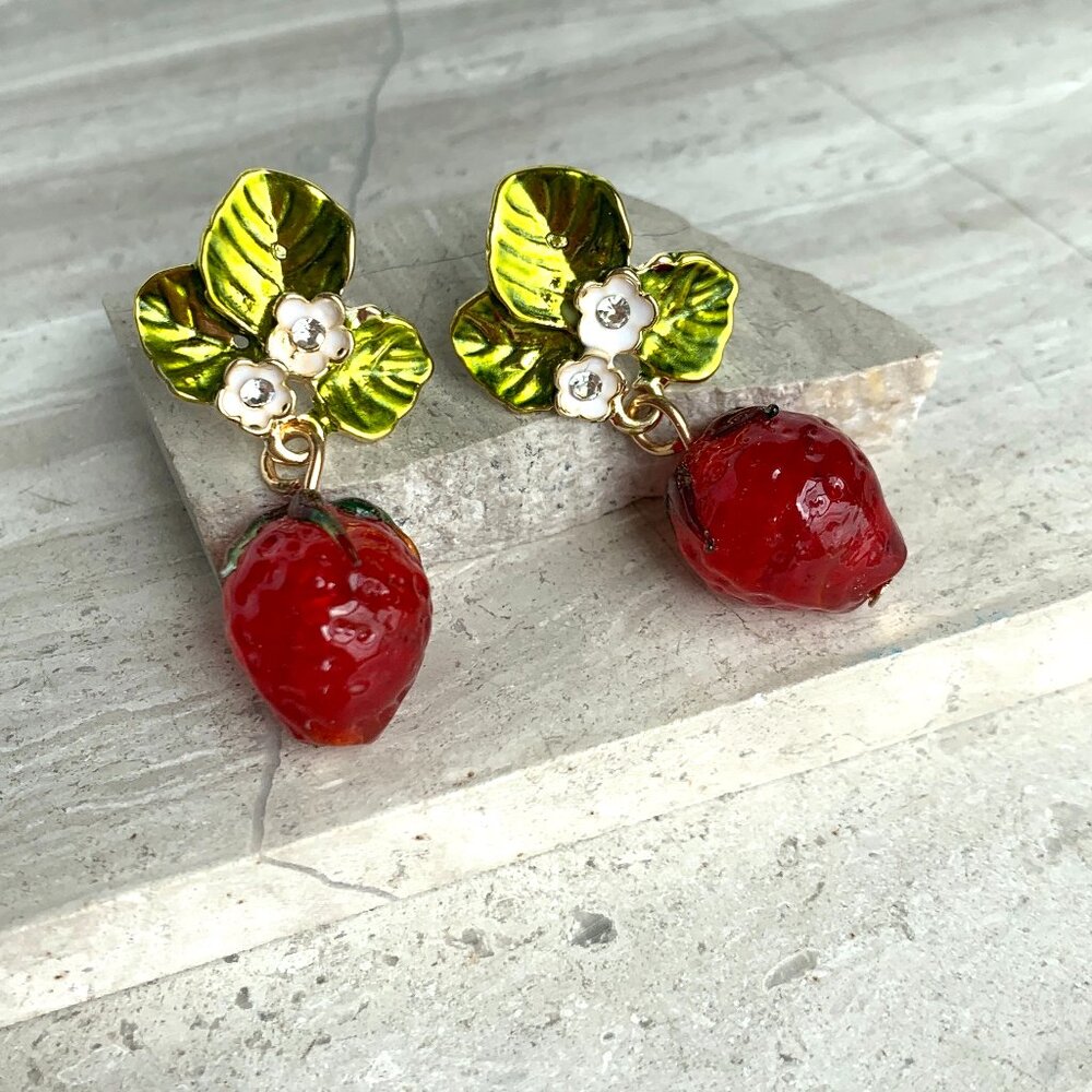 NEW ~ Anthropologie Strawberry Dangle Earrings - Picture 3 of 7